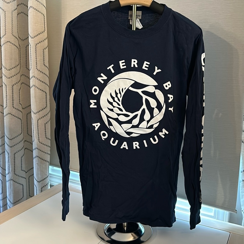 🐠 Monterey Bay Aquarium California Navy Blue Long Sleeve Shirt